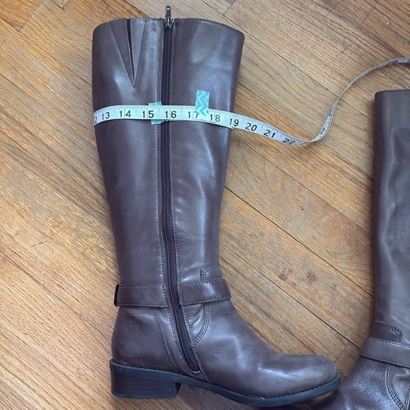 Me Too Leather Boots: 6 1/2 M - Picture 14 of 15